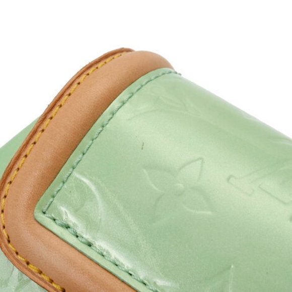 Louis Vuitton Vernis Biscayne Bay PM Peppermint Monogram Handbag - Picture 10 of 12
